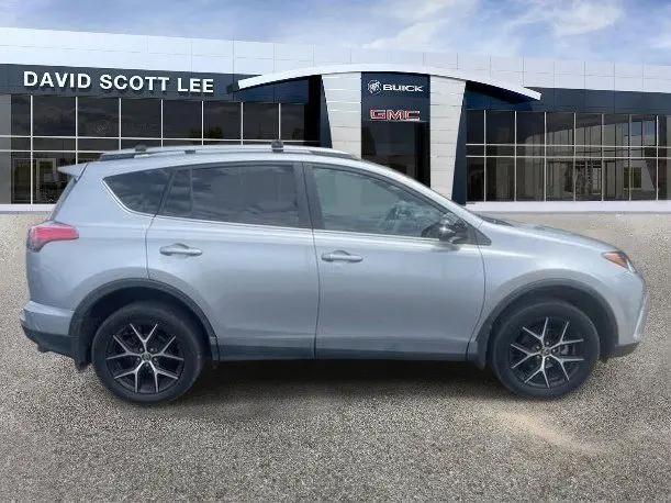 2017 Toyota RAV4 SE