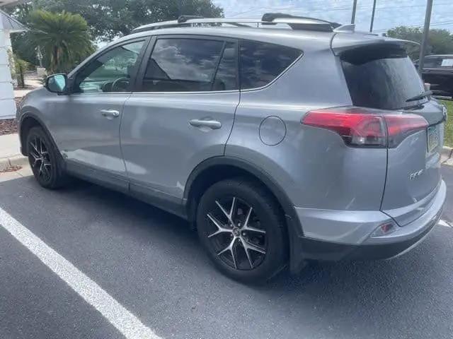 2017 Toyota RAV4 SE