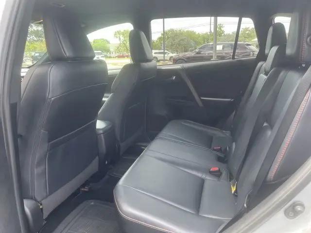 2017 Toyota RAV4 SE