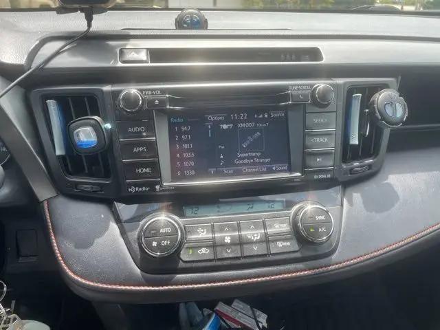 2017 Toyota RAV4 SE