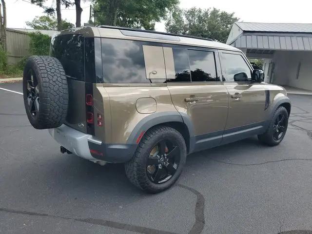 2023 Land Rover Defender 110 SE