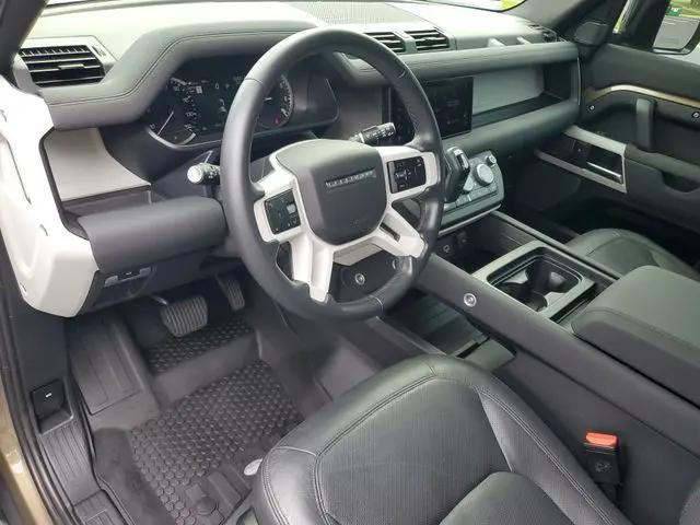 2023 Land Rover Defender 110 SE