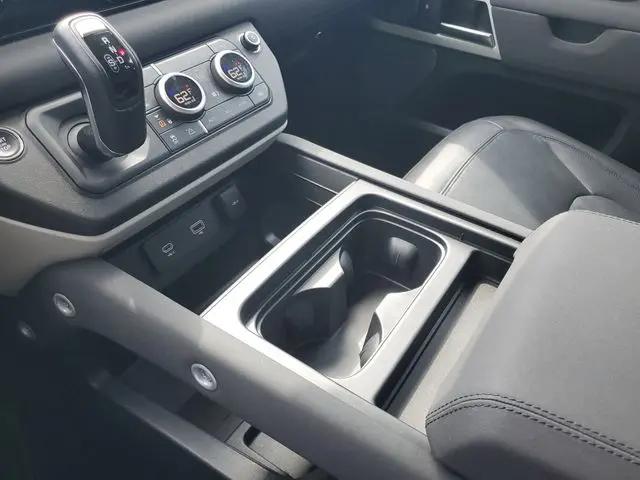 2023 Land Rover Defender 110 SE