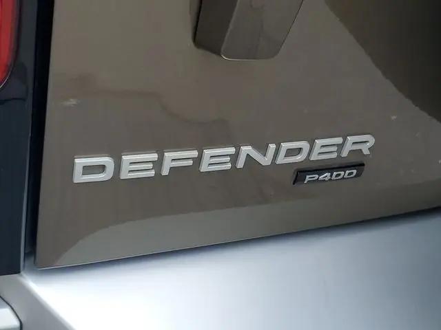 2023 Land Rover Defender 110 SE