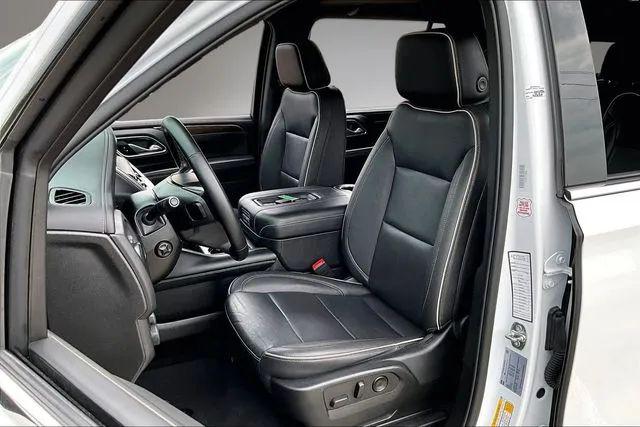 2023 Chevrolet Suburban 4WD Premier