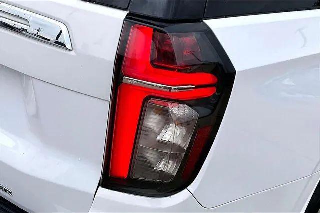 2023 Chevrolet Suburban 4WD Premier