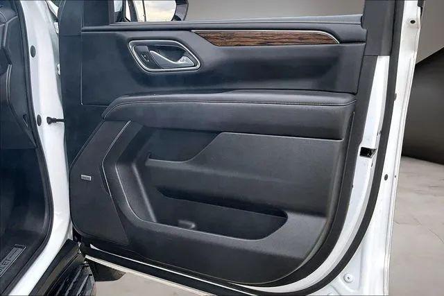 2023 Chevrolet Suburban 4WD Premier