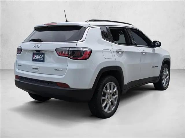 2023 Jeep Compass Latitude Lux FWD