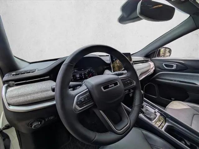 2023 Jeep Compass Latitude Lux FWD