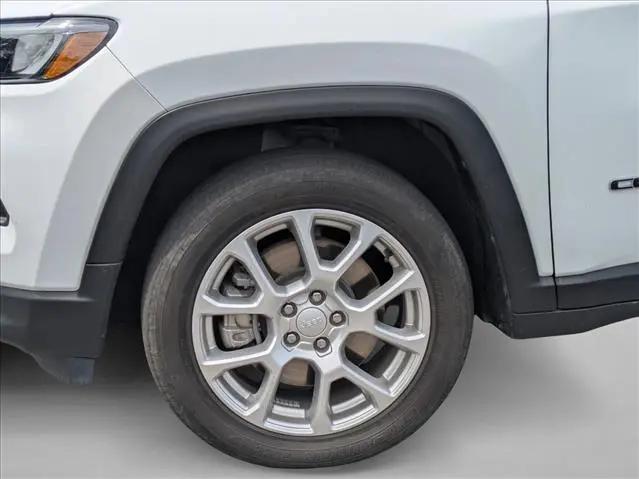 2023 Jeep Compass Latitude Lux FWD