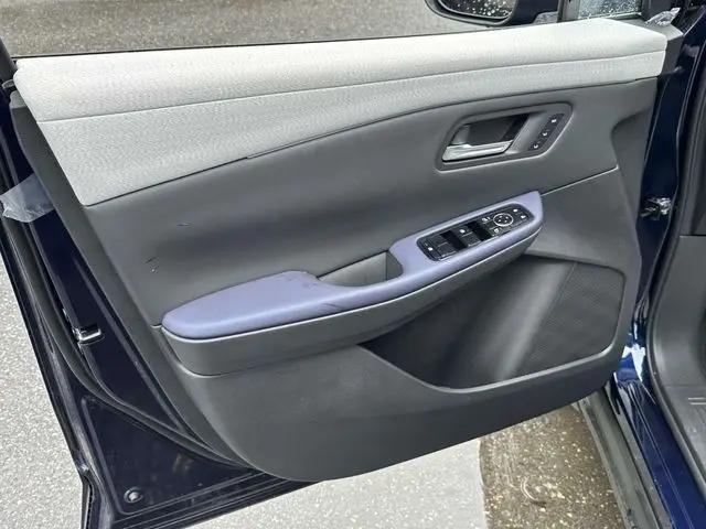 2026 Nissan LEAF PLATINUM+