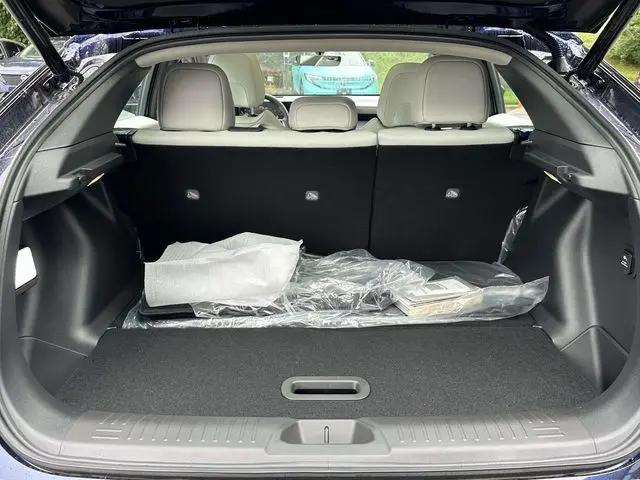 2026 Nissan LEAF PLATINUM+