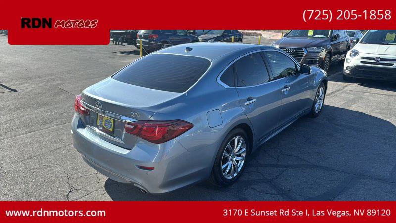 2018 INFINITI Q70 3.7 LUXE