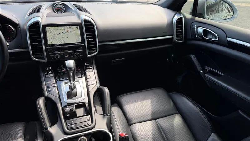 2016 Porsche Cayenne Base