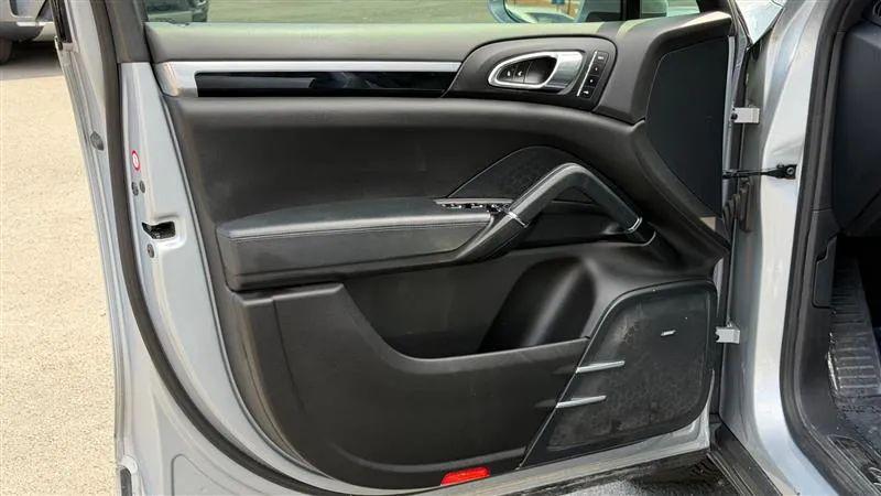 2016 Porsche Cayenne Base