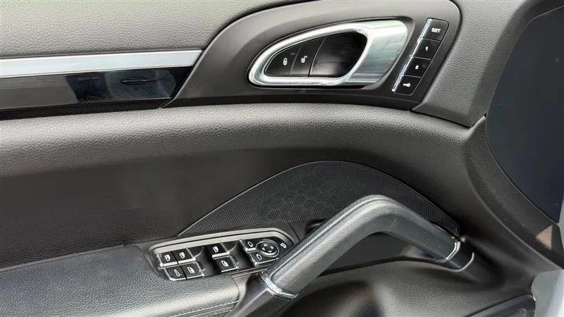2016 Porsche Cayenne Base
