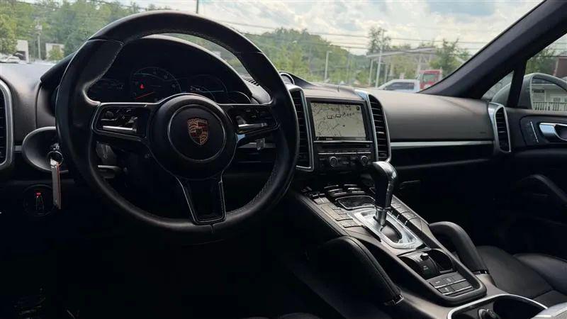 2016 Porsche Cayenne Base
