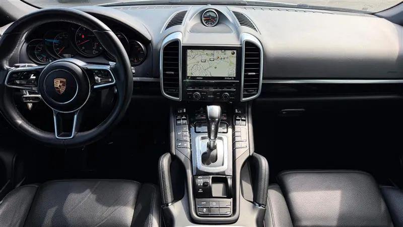 2016 Porsche Cayenne Base