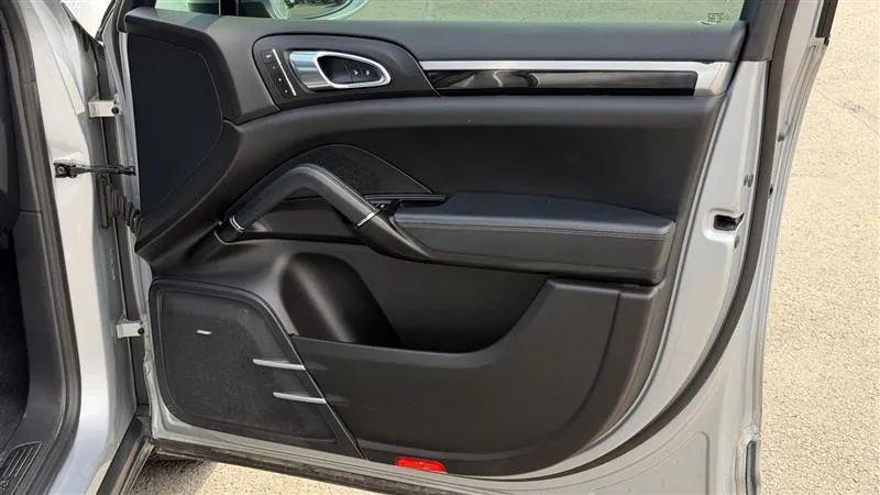 2016 Porsche Cayenne Base