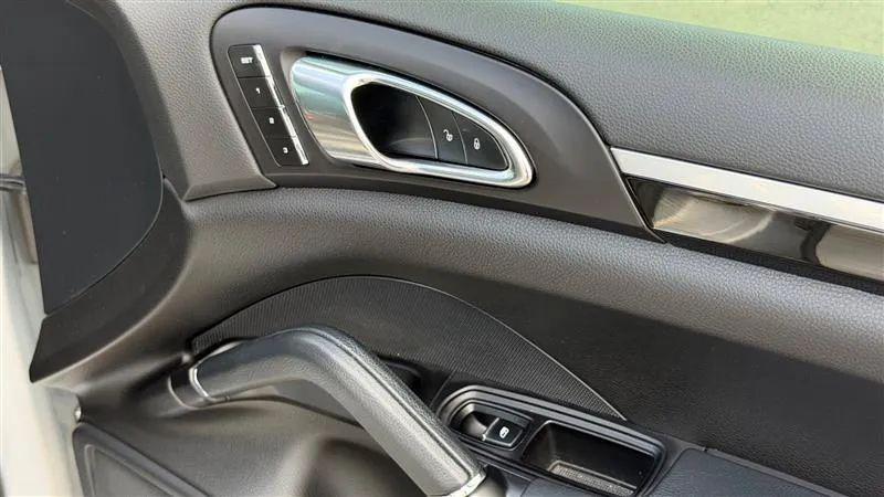 2016 Porsche Cayenne Base