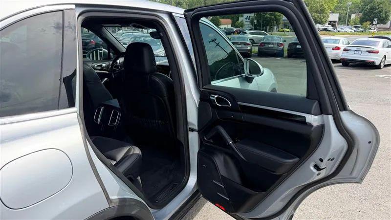 2016 Porsche Cayenne Base