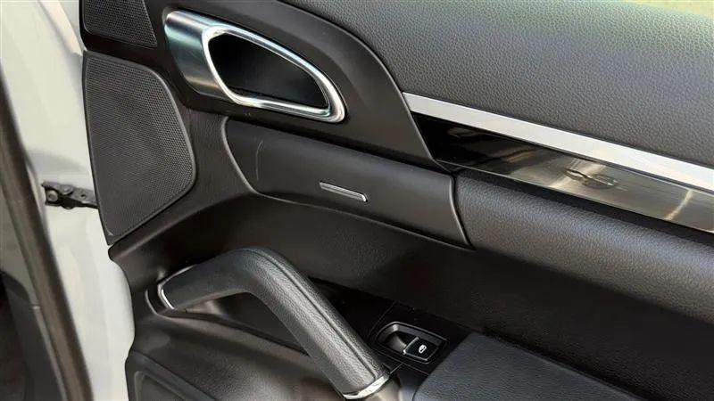 2016 Porsche Cayenne Base