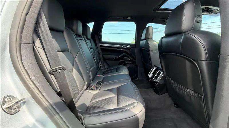2016 Porsche Cayenne Base