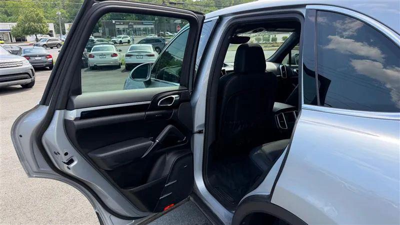 2016 Porsche Cayenne Base