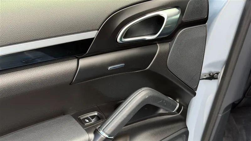 2016 Porsche Cayenne Base