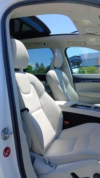 2018 Volvo XC90 T6 Momentum