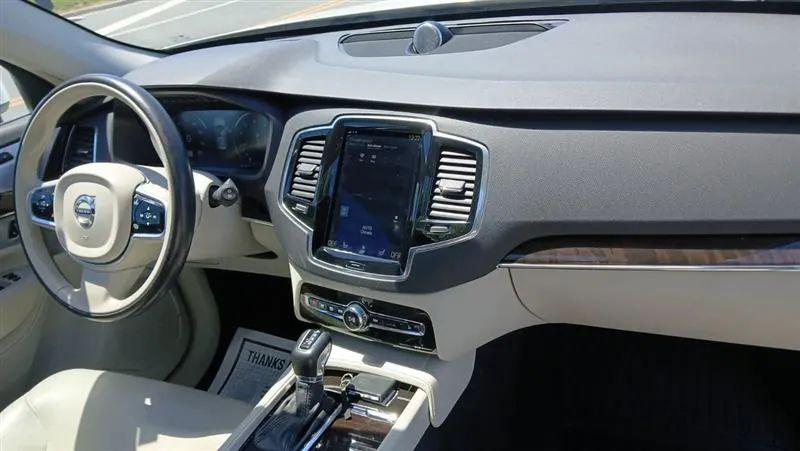 2018 Volvo XC90 T6 Momentum