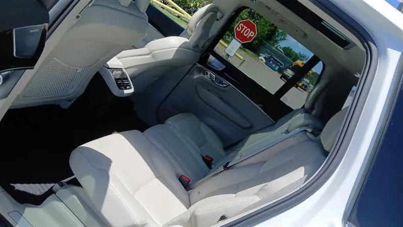 2018 Volvo XC90 T6 Momentum