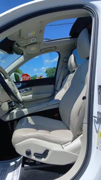 2018 Volvo XC90 T6 Momentum