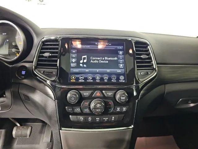 2021 Jeep Grand Cherokee Laredo X 4x4