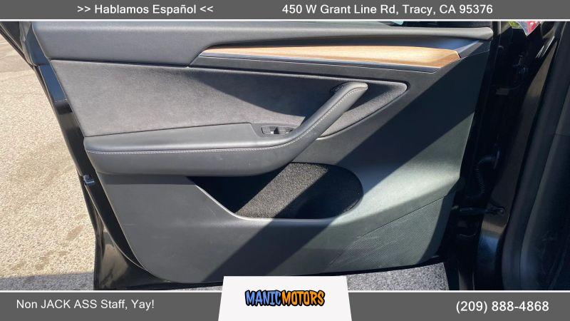 2022 Tesla Model Y Long Range Dual Motor All-Wheel Drive