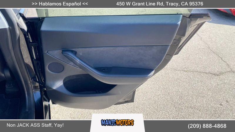 2022 Tesla Model Y Long Range Dual Motor All-Wheel Drive