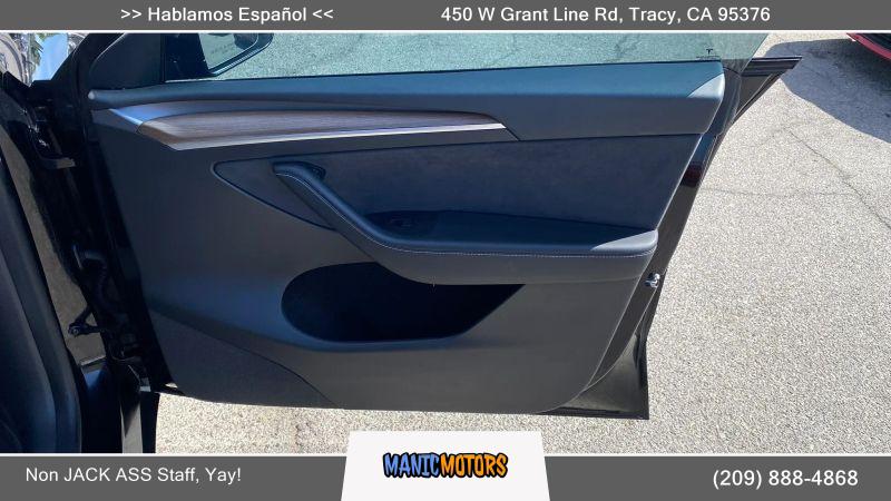 2022 Tesla Model Y Long Range Dual Motor All-Wheel Drive
