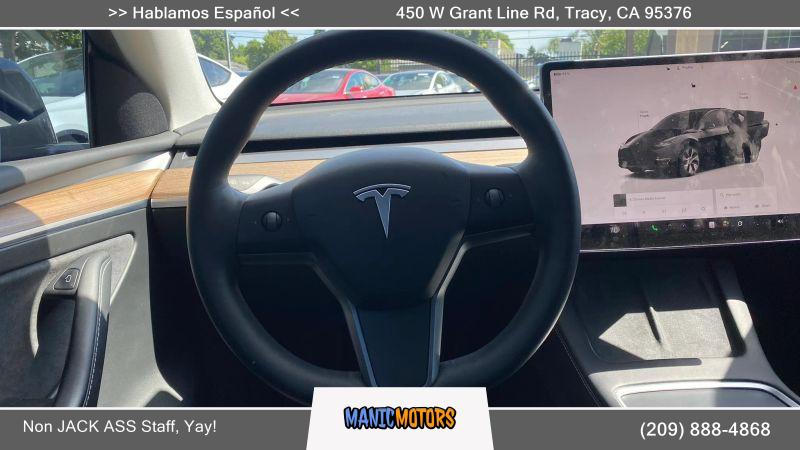 2022 Tesla Model Y Long Range Dual Motor All-Wheel Drive
