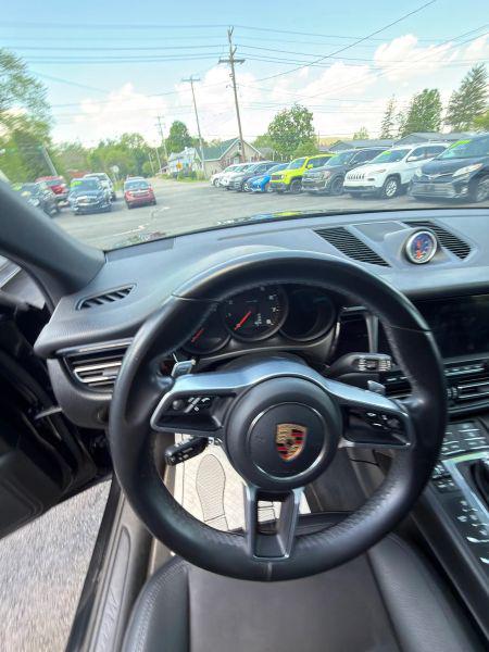 2019 Porsche Macan Base