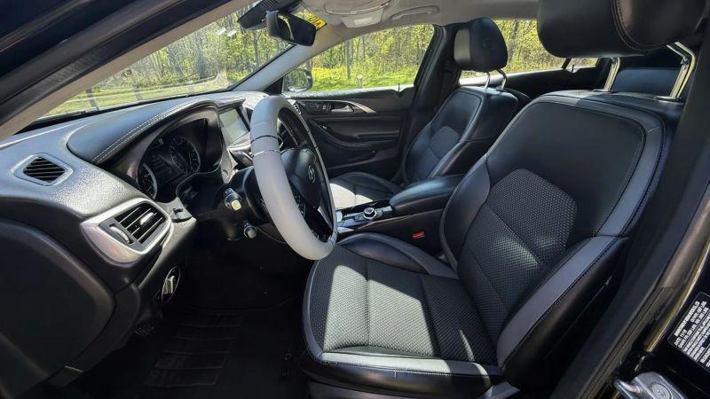 2019 INFINITI QX30 LUXE