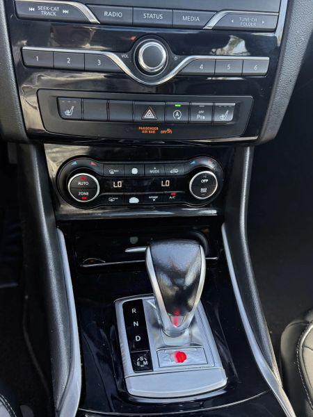 2019 INFINITI QX30 LUXE