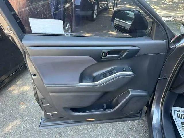 2021 Toyota Highlander L