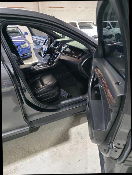 2018 Ford Taurus Limited