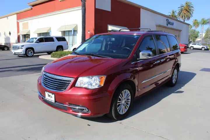 2015 Chrysler Town & Country Touring-L