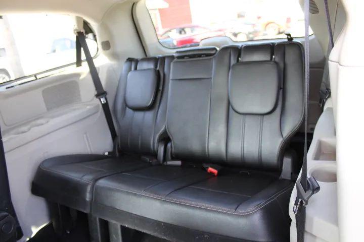 2015 Chrysler Town & Country Touring-L