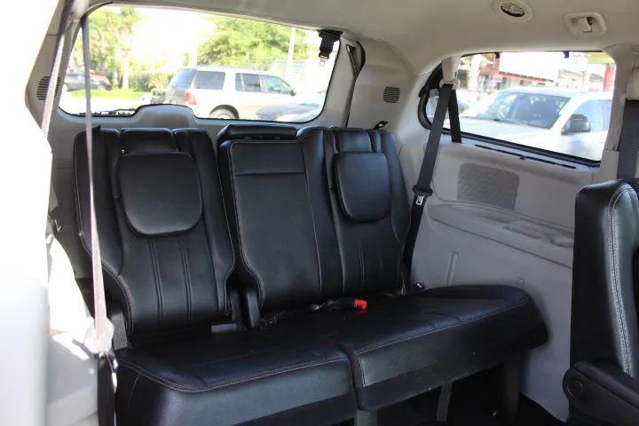 2015 Chrysler Town & Country Touring-L