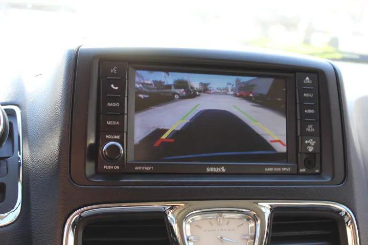 2015 Chrysler Town & Country Touring-L