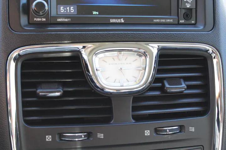 2015 Chrysler Town & Country Touring-L