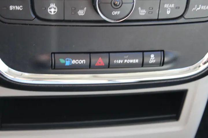 2015 Chrysler Town & Country Touring-L