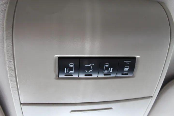 2015 Chrysler Town & Country Touring-L